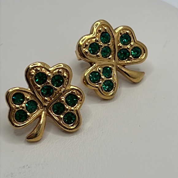 Avon Vintage Shamrock Stud Earrings. - Picture 4 of 4